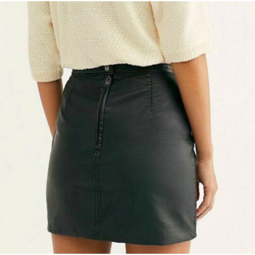 Free People Black Mini Skirt - Picture 2 of 8